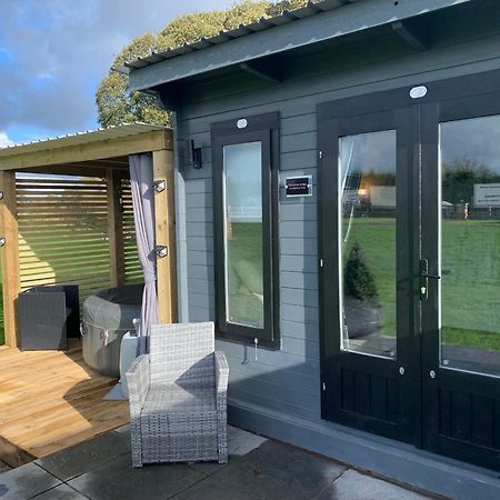 Dolafon Farm Luxury Glamping Cabin With Hot Tub St Asaph Exterior foto